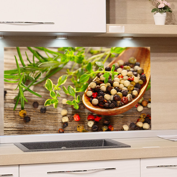 Spritzschutz Küche Löffel Pfefferkörner Kräuter Beispiel in der Küche Spritzschutz Küche Löffel Pfefferkörner Kräuter Beispiel in der Küche