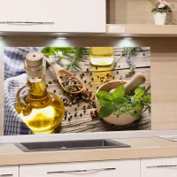 Spritzschutz Küche Olivenöl Oliven Öl Pfeffer Gewürze Beispiel in der Küche