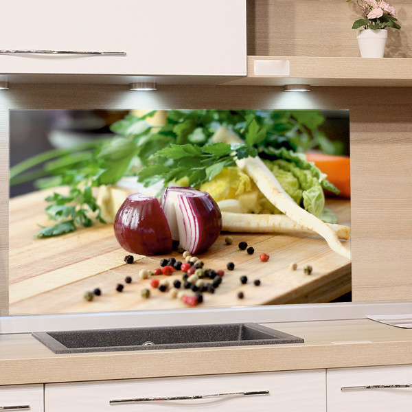 Spritzschutz aus Glas Zwiebel Pfeffer Gemüse Beispiel in der Küche Spritzschutz aus Glas Zwiebel Pfeffer Gemüse Beispiel in der Küche