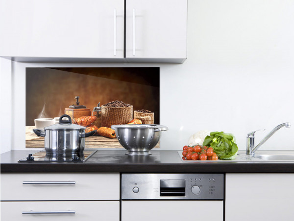 Spritzschutz aus Glas Frühstück Croissant Kafffe Bohne Beispiel in der Küche Spritzschutz aus Glas Frühstück Croissant Kafffe Bohne Beispiel in der Küche