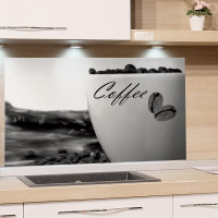 Spritzschutz Kaffee aus Glas schwarz weiß Tasse Beispiel in der Küche